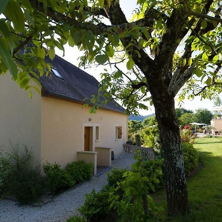Gite Le Noyer - L'Ancien Vignoble Saint-Julien-de-Lampon Exterior photo